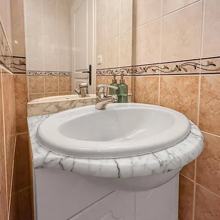 Grande Maison Chaleureuse A