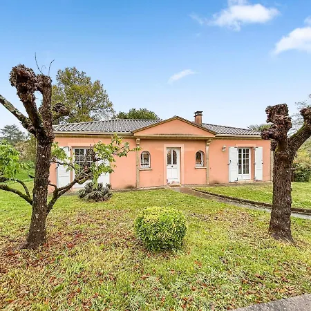 Grande Maison Chaleureuse A Vakantiehuis *