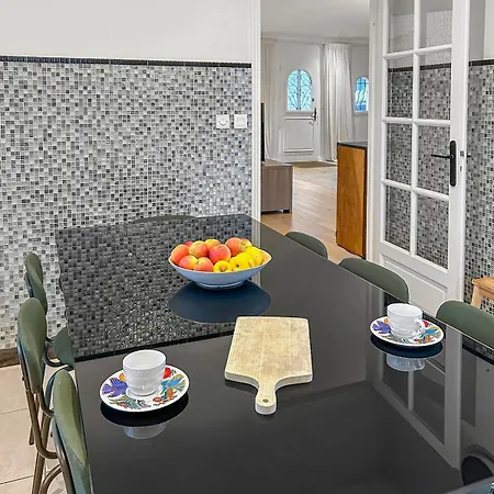 Grande Maison Chaleureuse A *