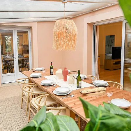 Grande Maison Chaleureuse A Holiday home Bouliac